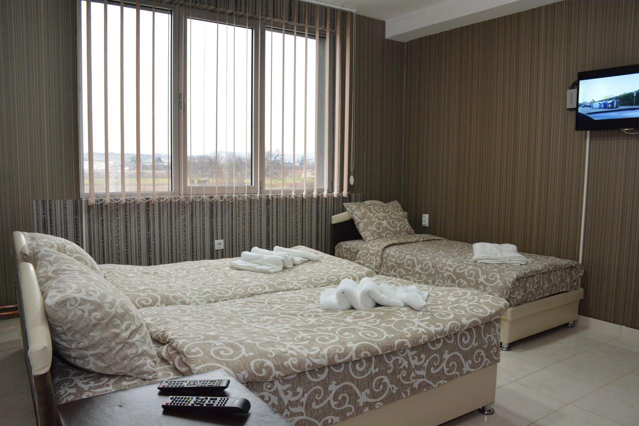 Garni Hotel Saradis Krusevac Exterior photo
