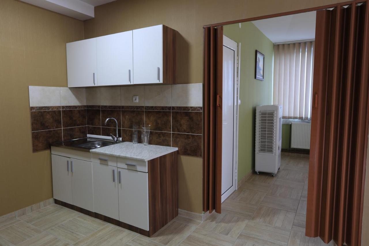Garni Hotel Saradis Krusevac Exterior photo